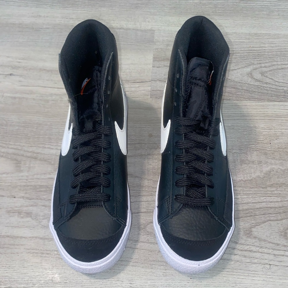 NIKE BLAZER SNEAKERS